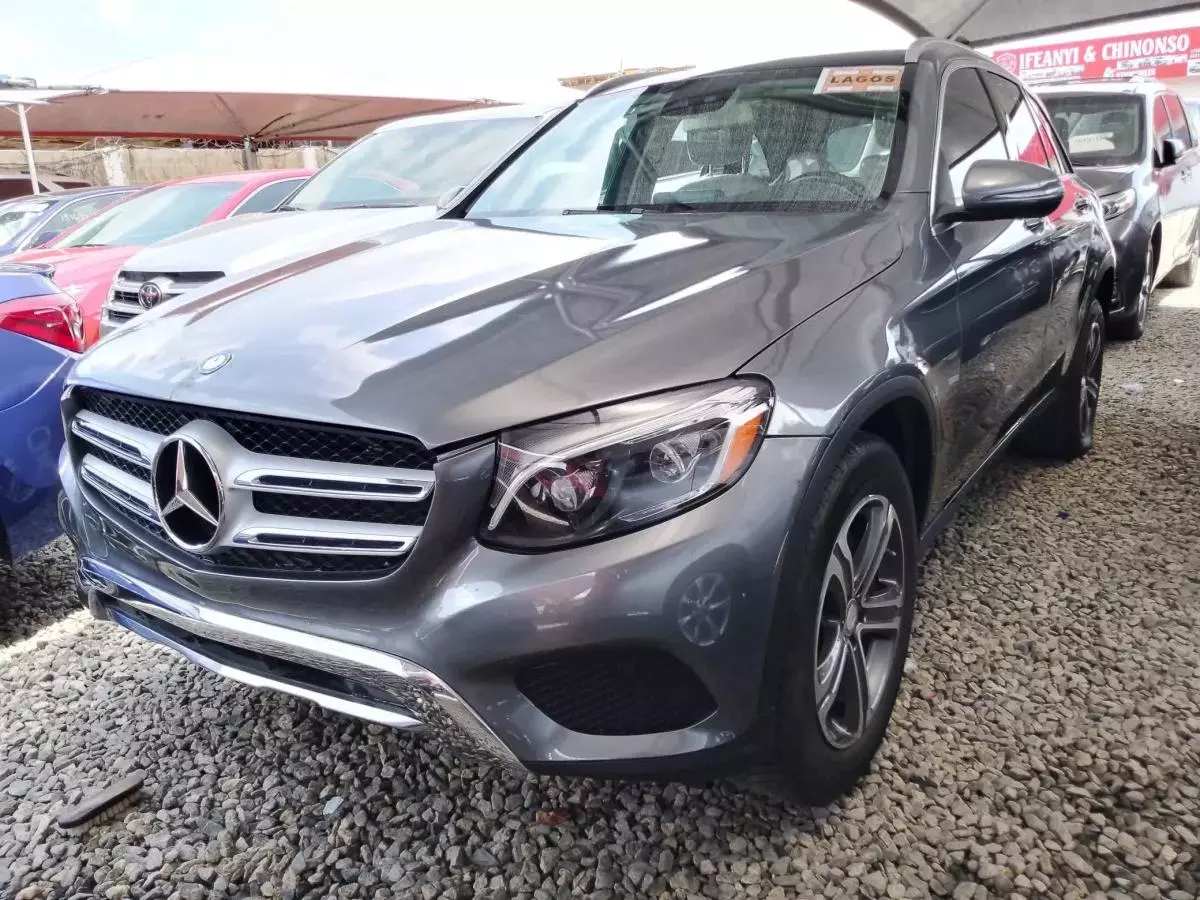 Mercedes-Benz GLC 300   - 2016