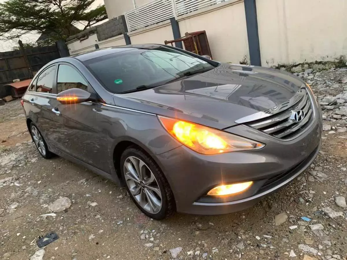 Hyundai Sonata   - 2014