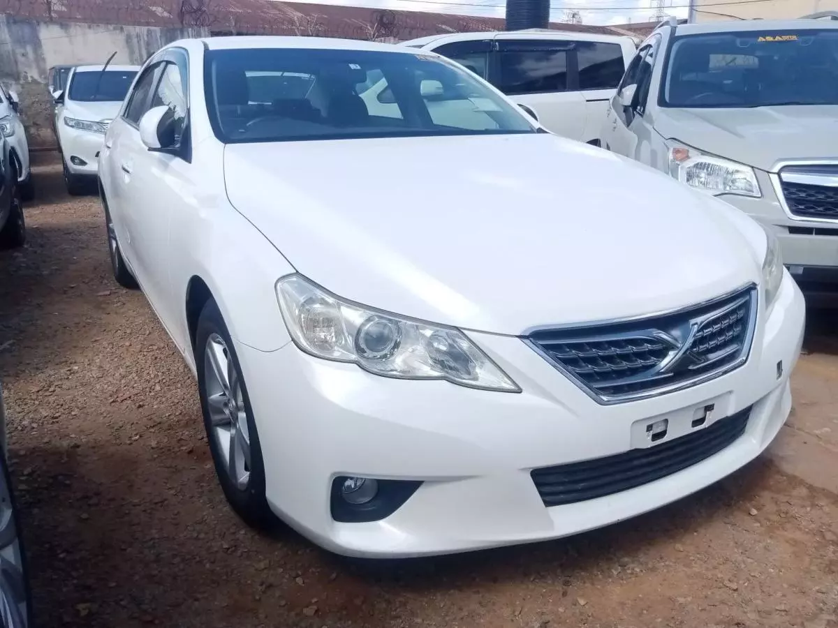 Toyota Mark X   - 2010