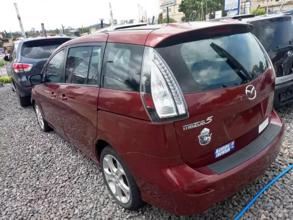 Mazda 5   - 2011