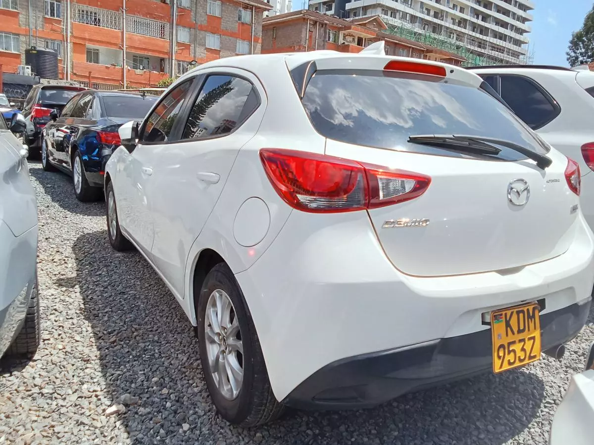 Mazda Demio    - 2016