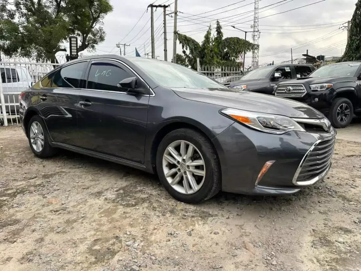 Toyota Avalon   - 2014