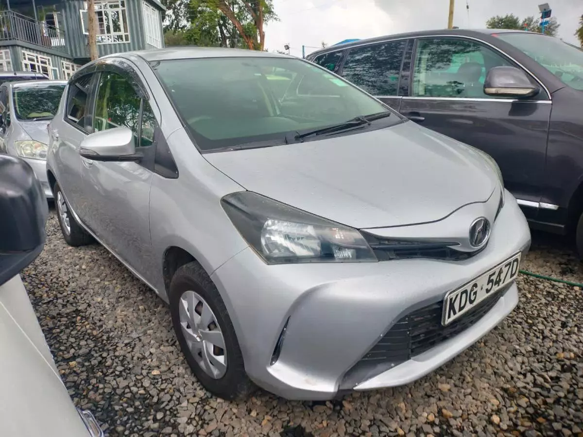 Toyota Vitz   - 2014