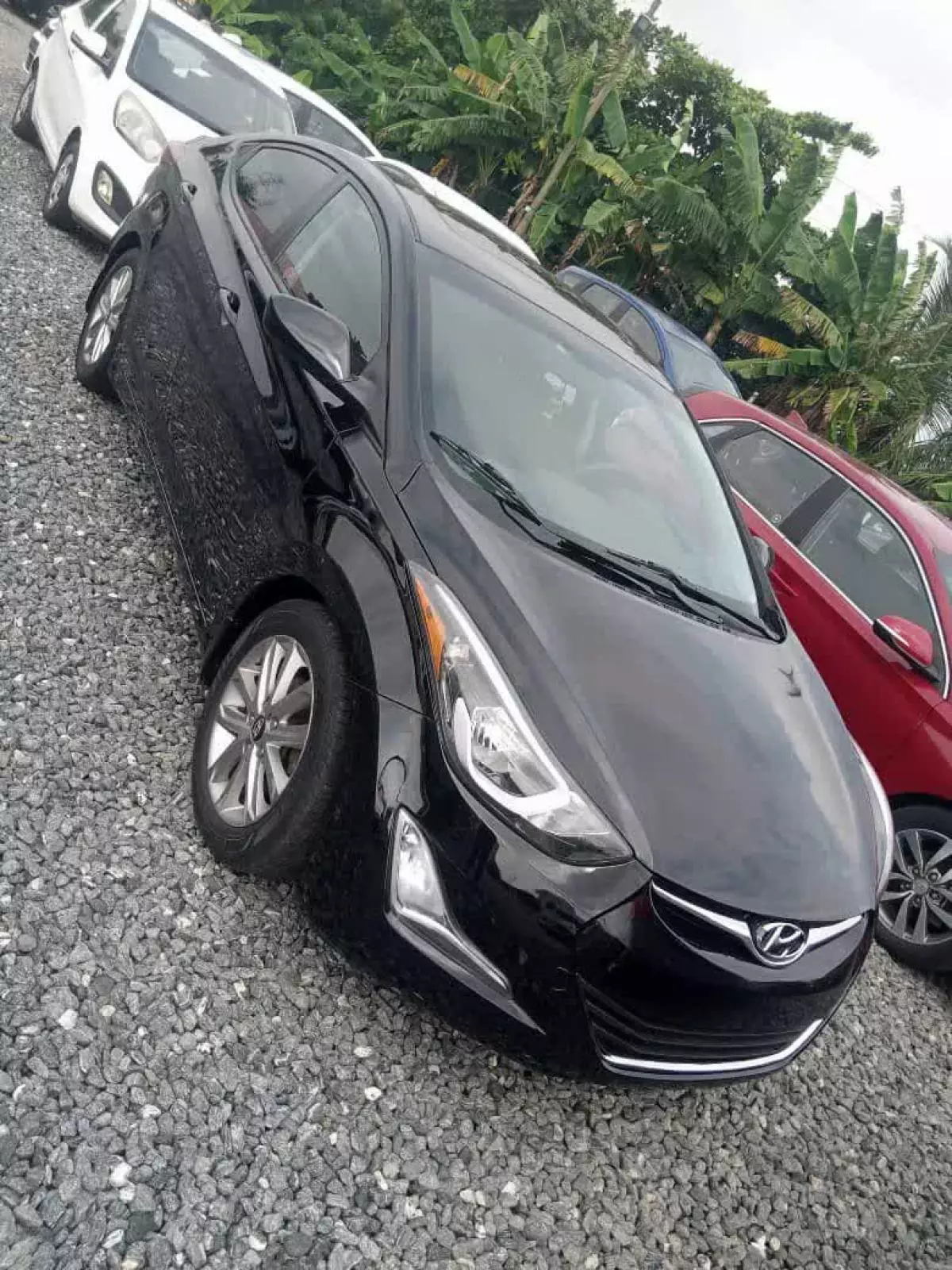 Hyundai Elantra   - 2013