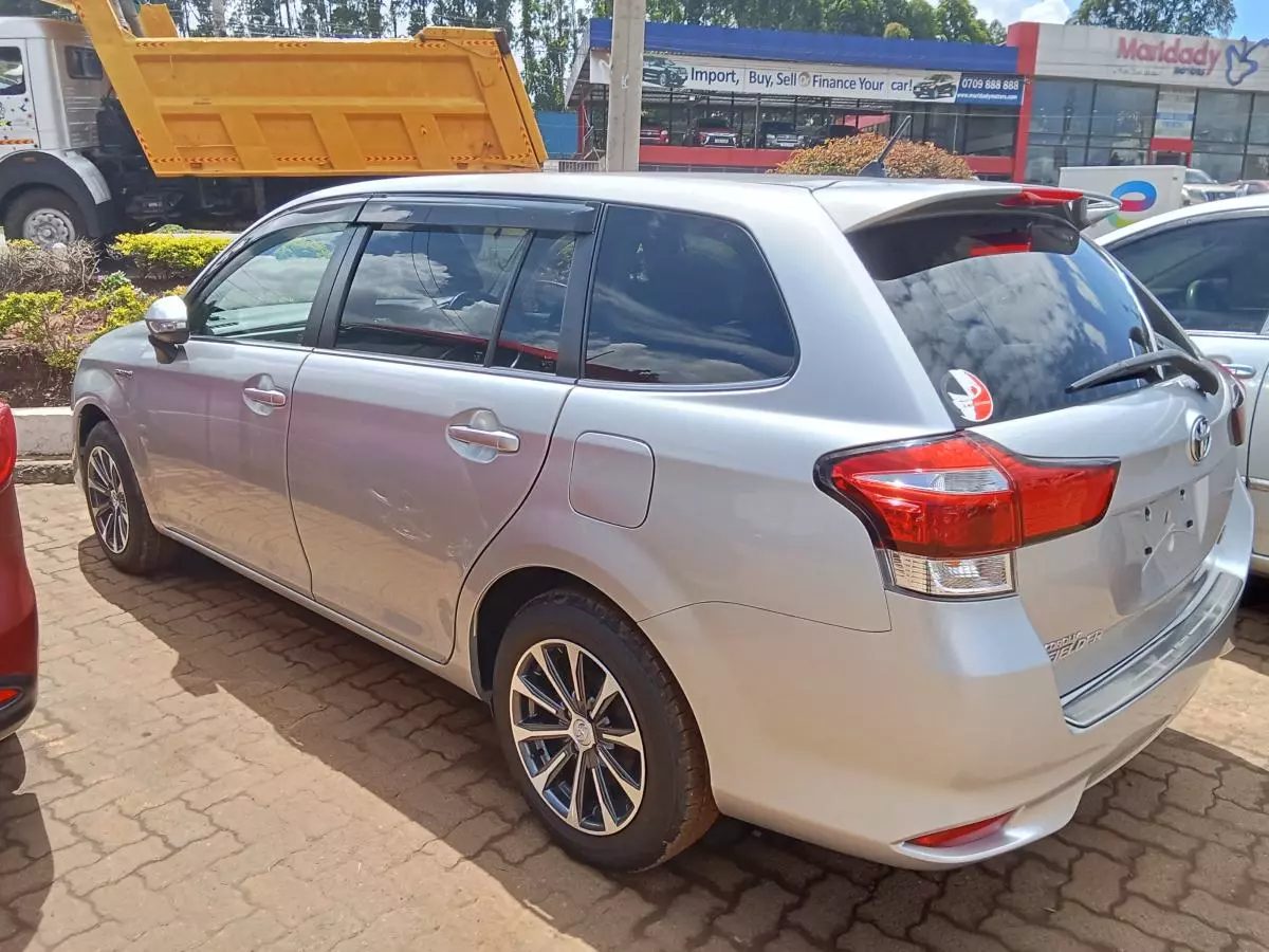 Toyota Fielder hybrid    - 2017