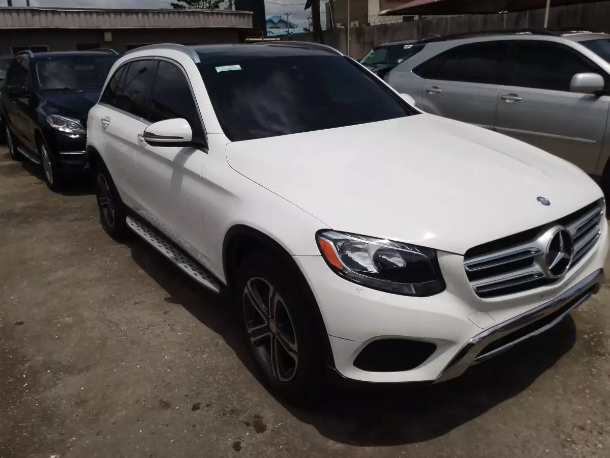 Mercedes-Benz GLC 300   - 2017