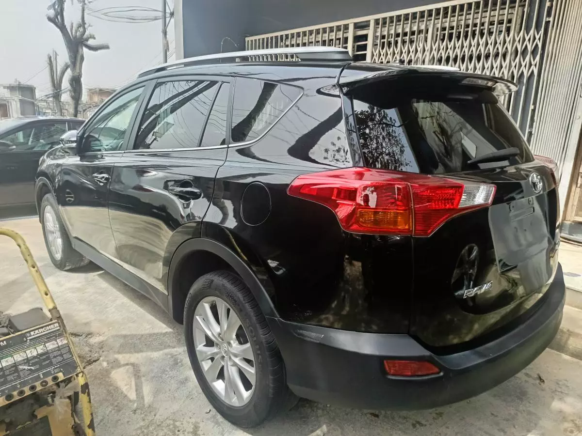 Toyota RAV 4   - 2014