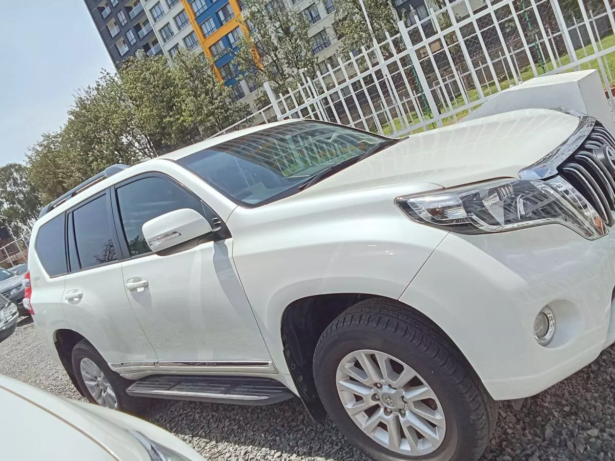 Toyota Landcruiser Prado   - 2017