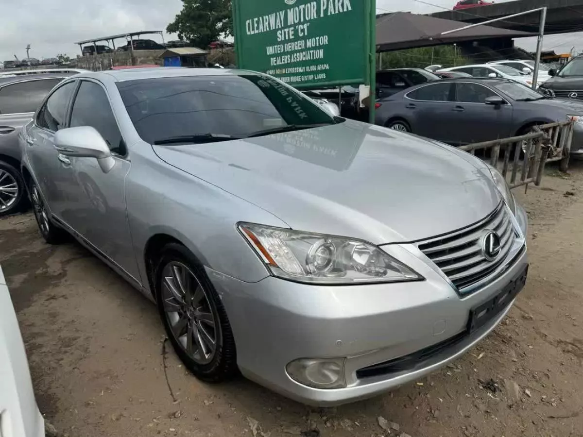 Lexus ES 350   - 2012