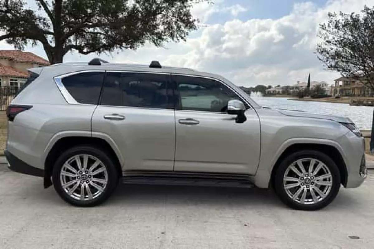 Lexus LX 600   - 2022