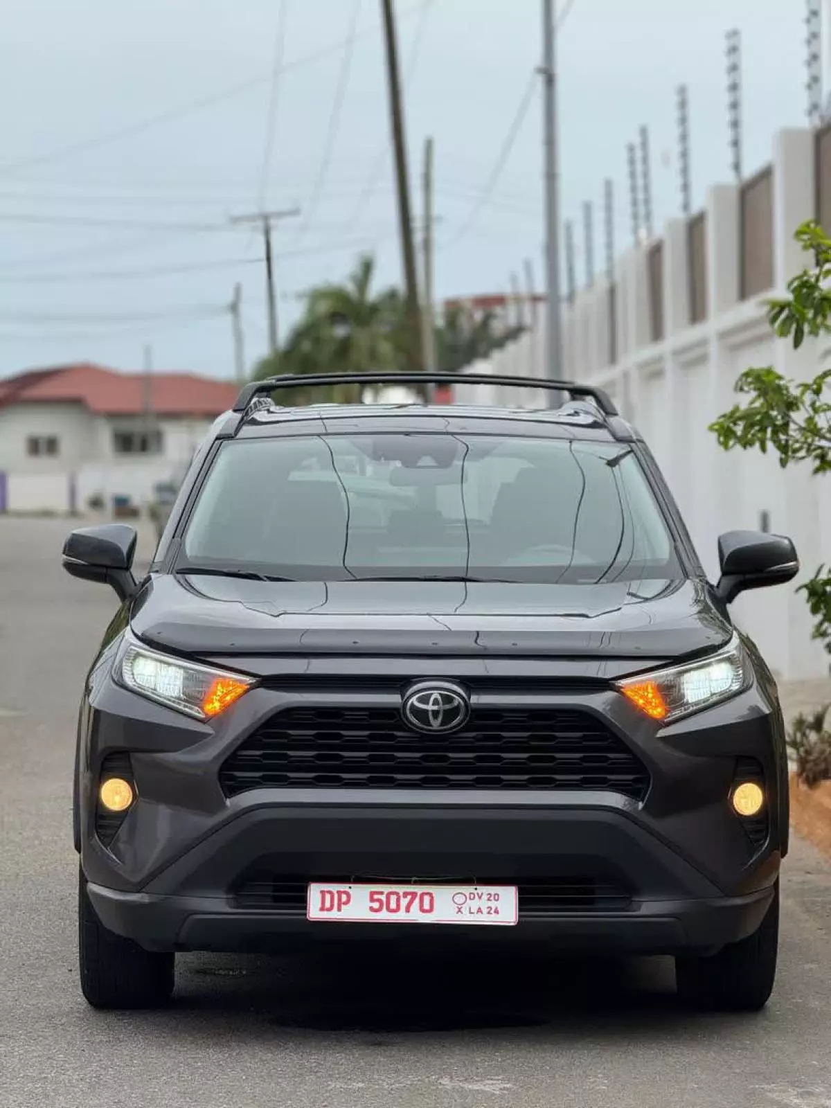 Toyota RAV 4   - 2019