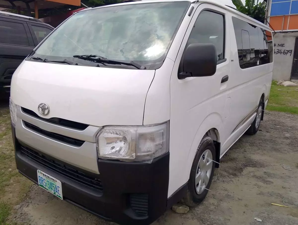 Toyota Hiace   - 2005