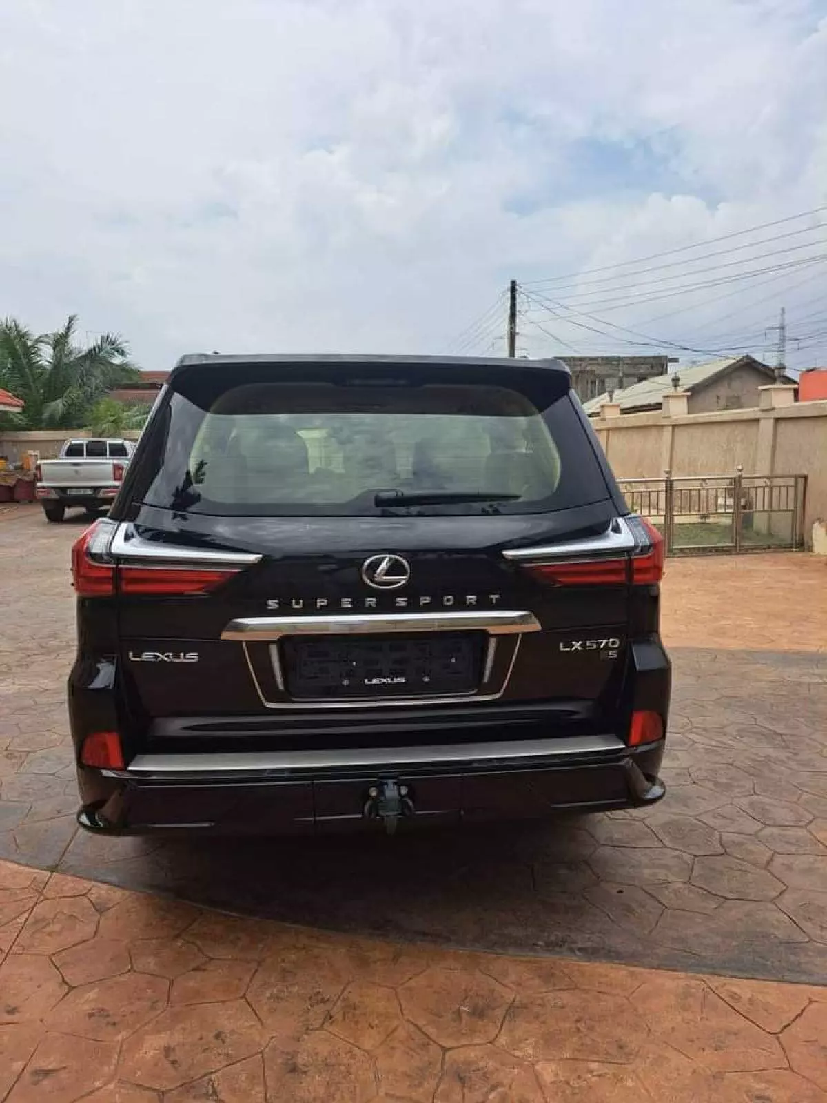 Lexus LX 570   - 2021