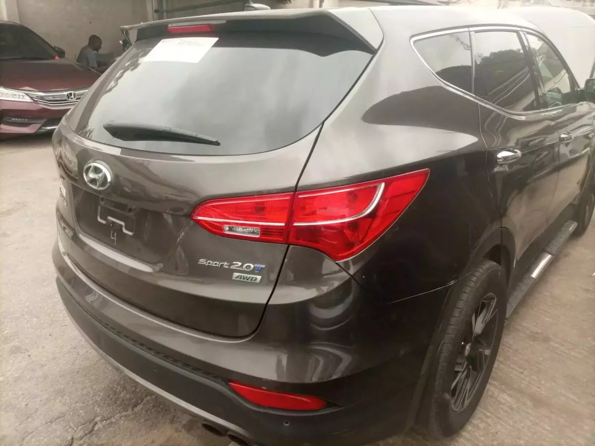 Hyundai Santa Fe   - 2013