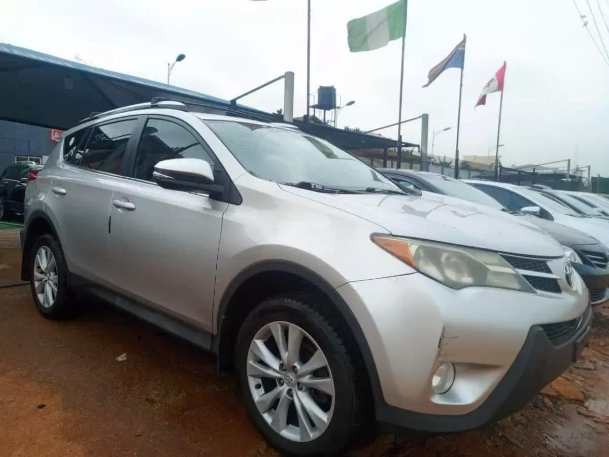 Toyota RAV 4   - 2013