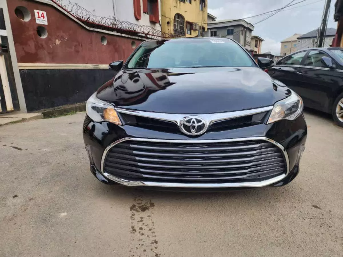 Toyota Avalon   - 2013