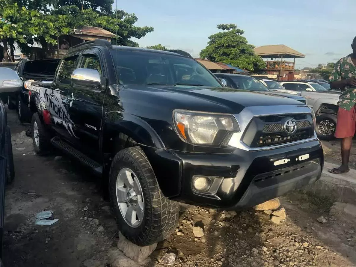 Toyota Tacoma   - 2015