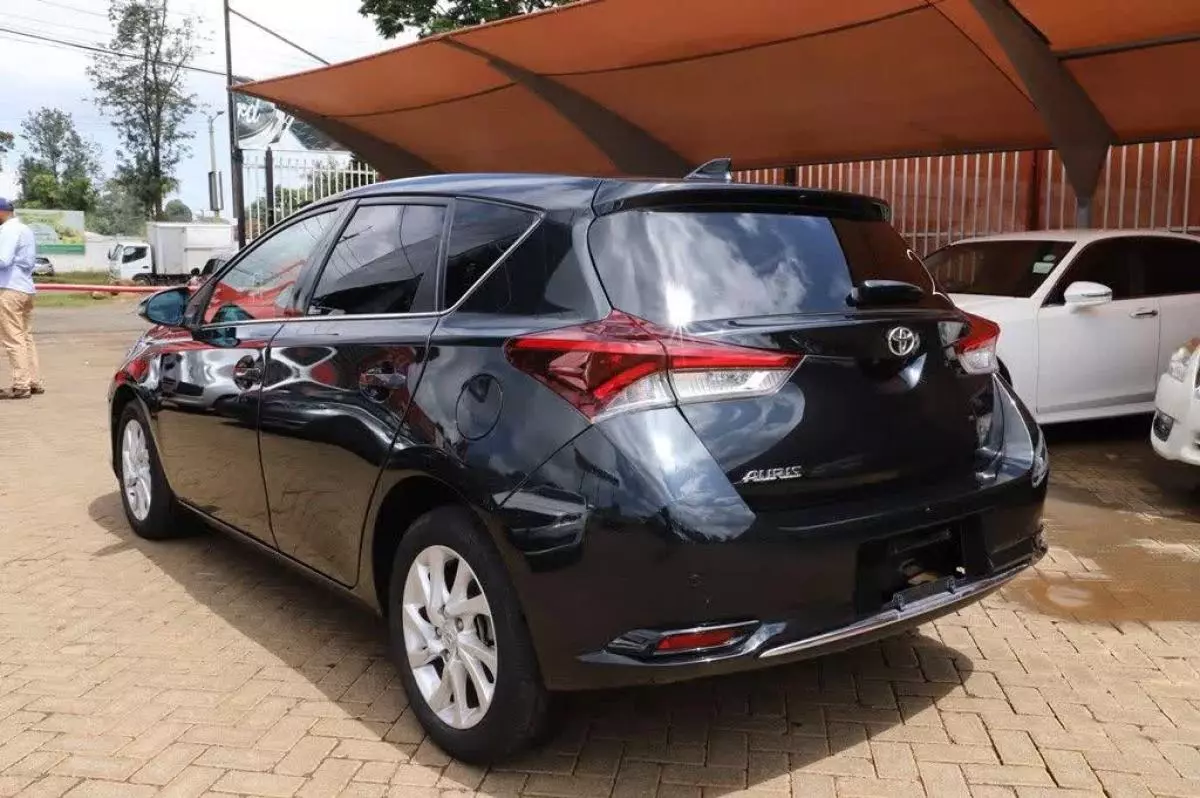 Toyota Auris   - 2016