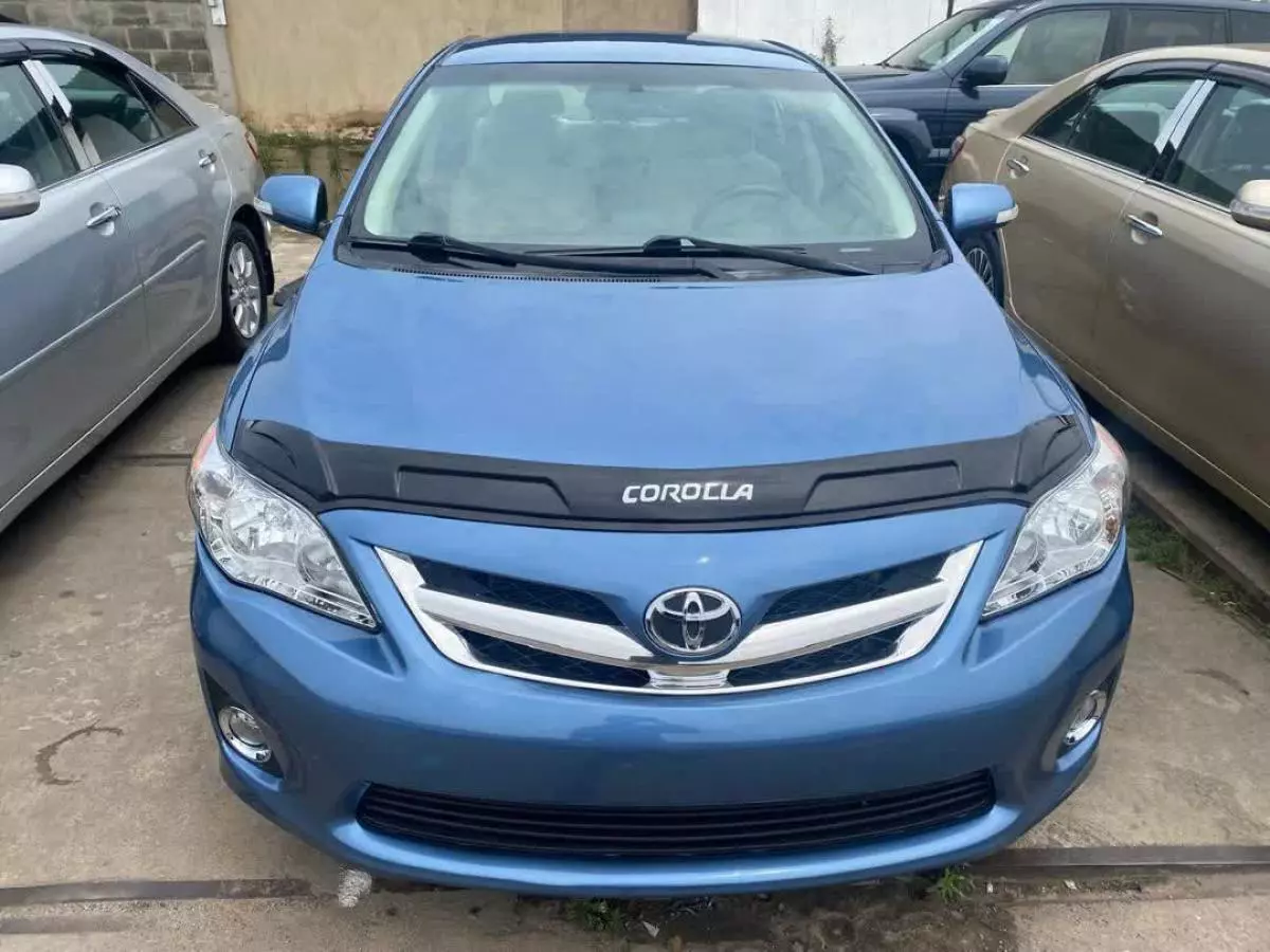 Toyota Corolla   - 2012