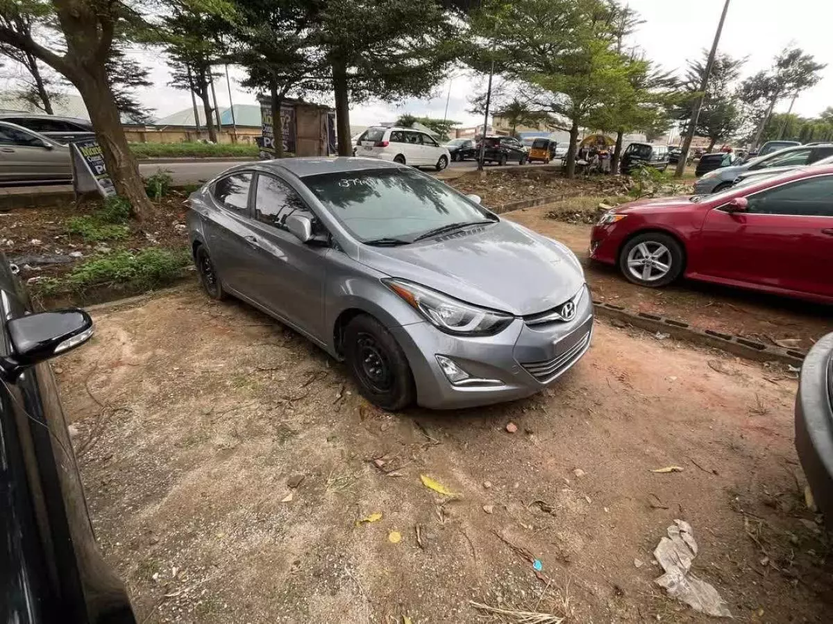 Hyundai Elantra   - 2016