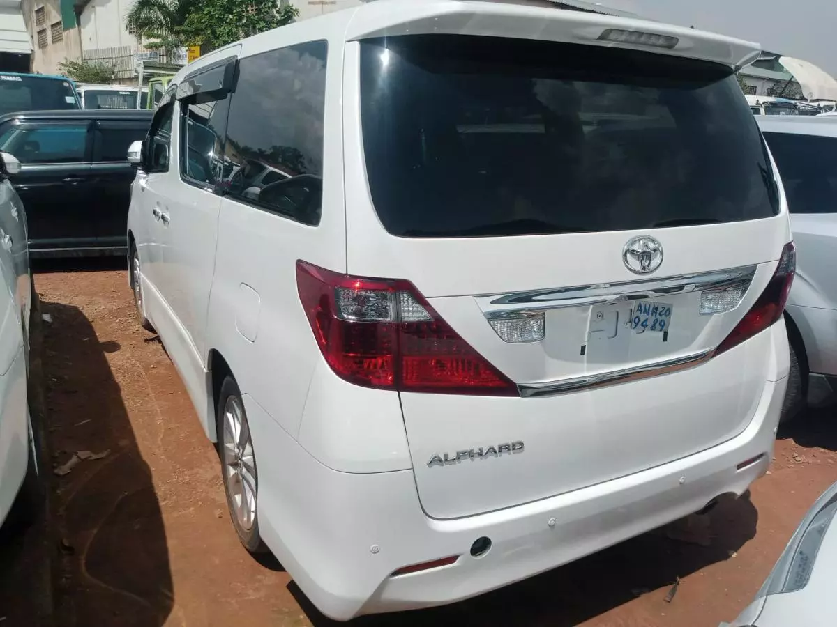 Toyota Alphard - 2009