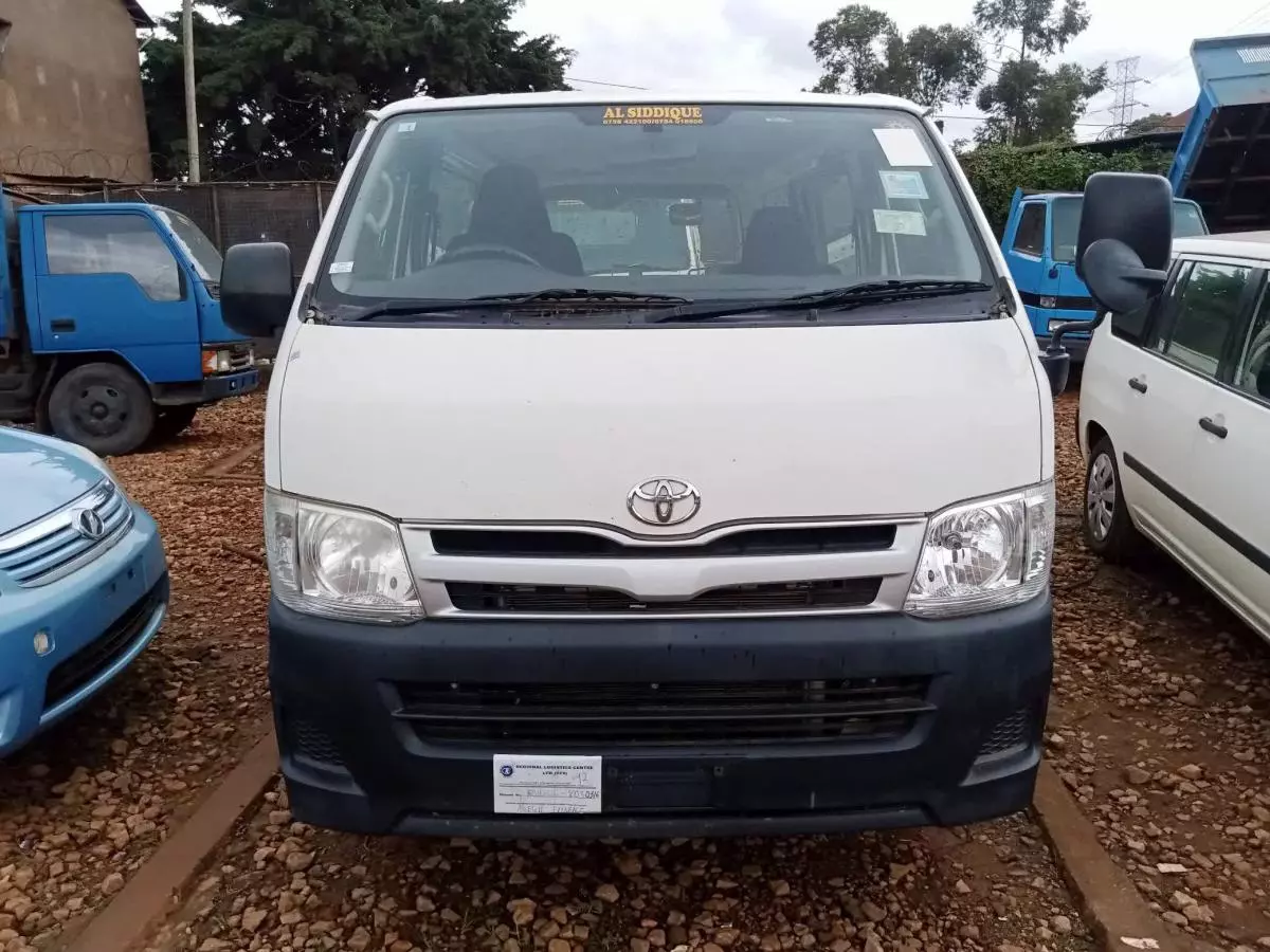 Toyota Hiace   - 2012