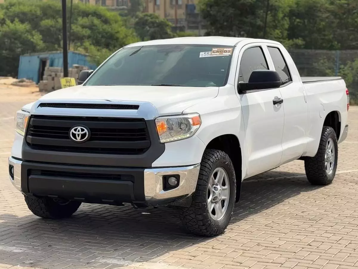 Toyota Tundra   - 2014