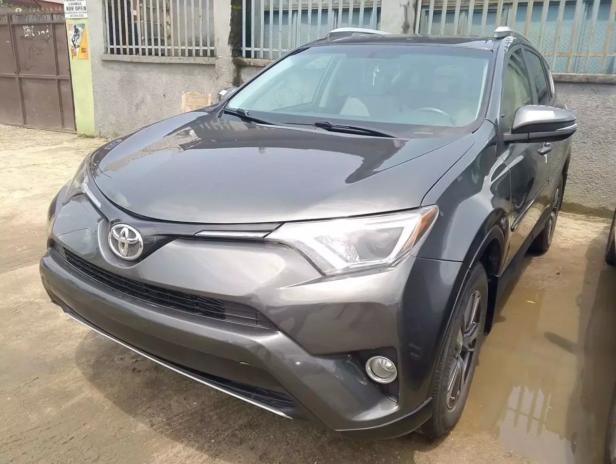 Toyota RAV 4   - 2016