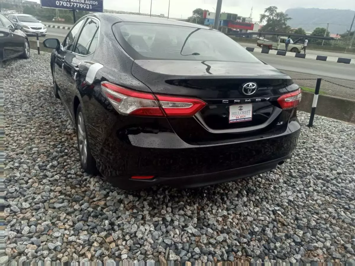 Toyota Camry   - 2019