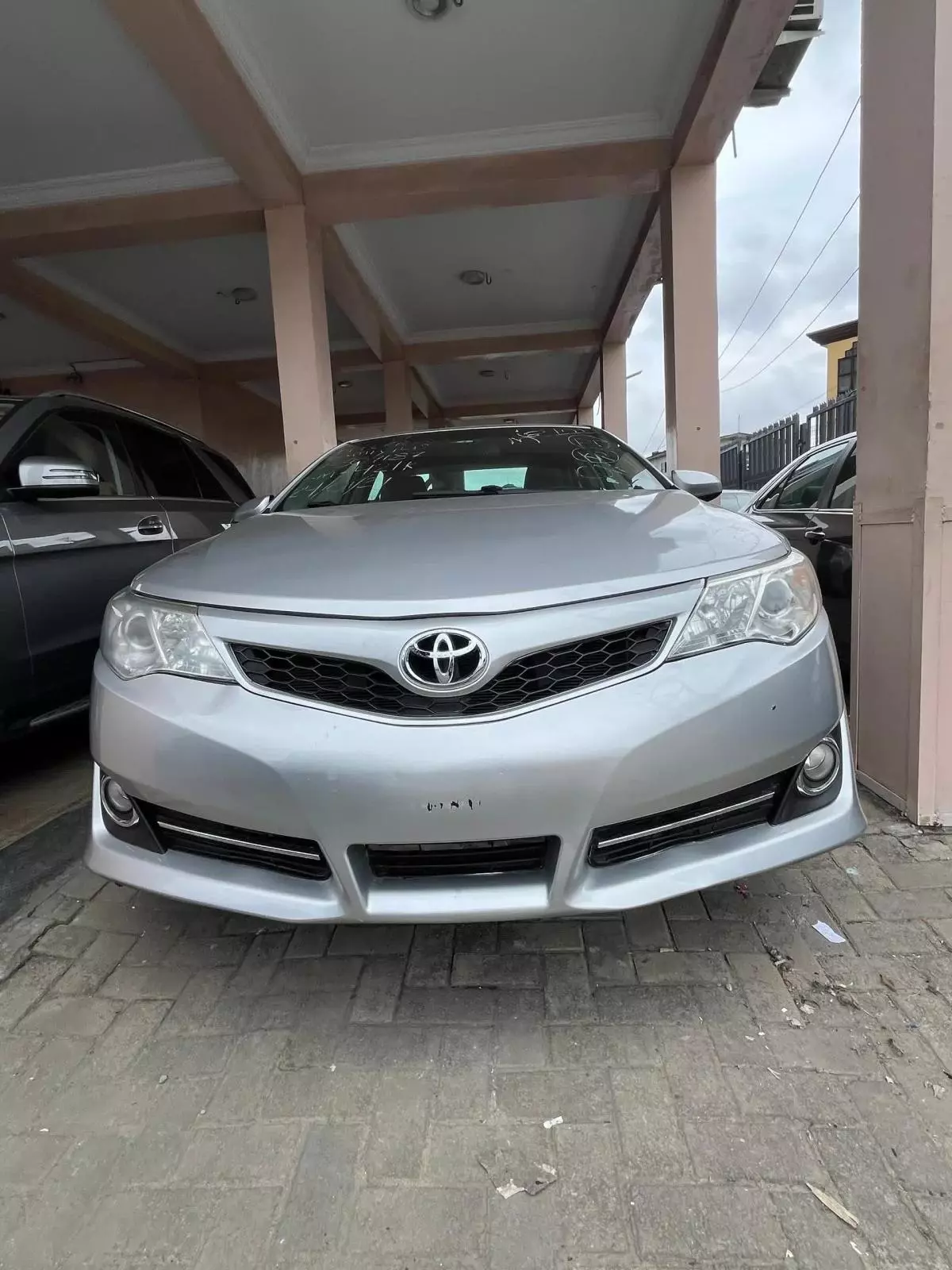 Toyota Camry   - 2014