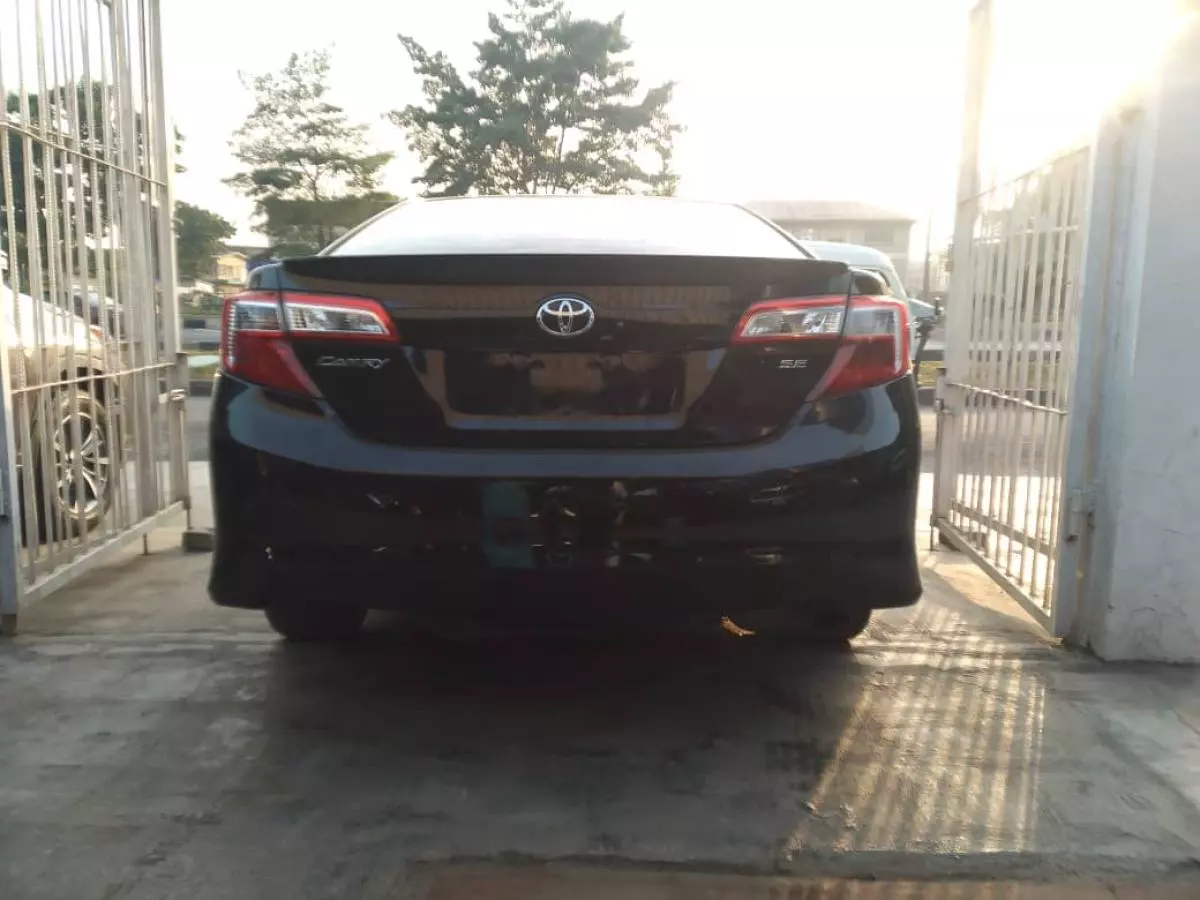 Toyota Camry   - 2013