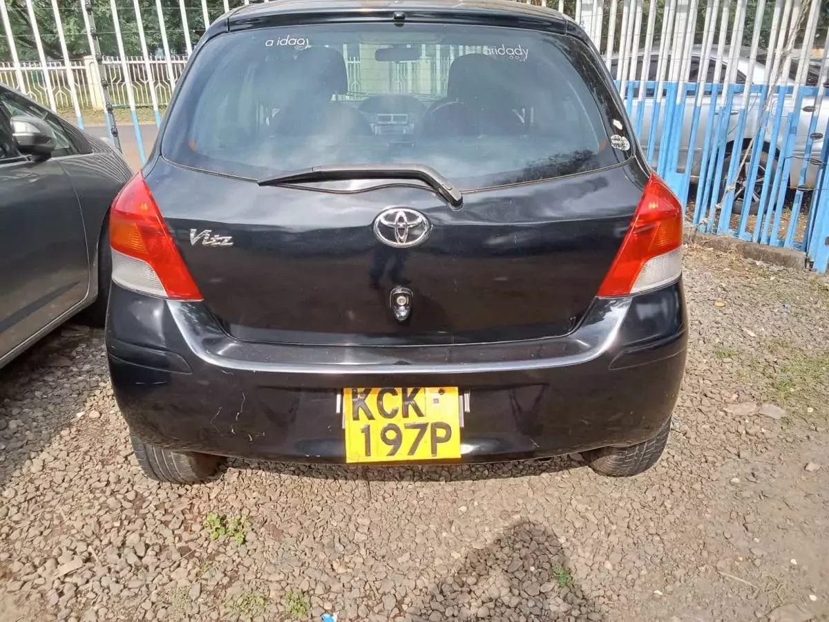 Toyota Vitz   - 2009