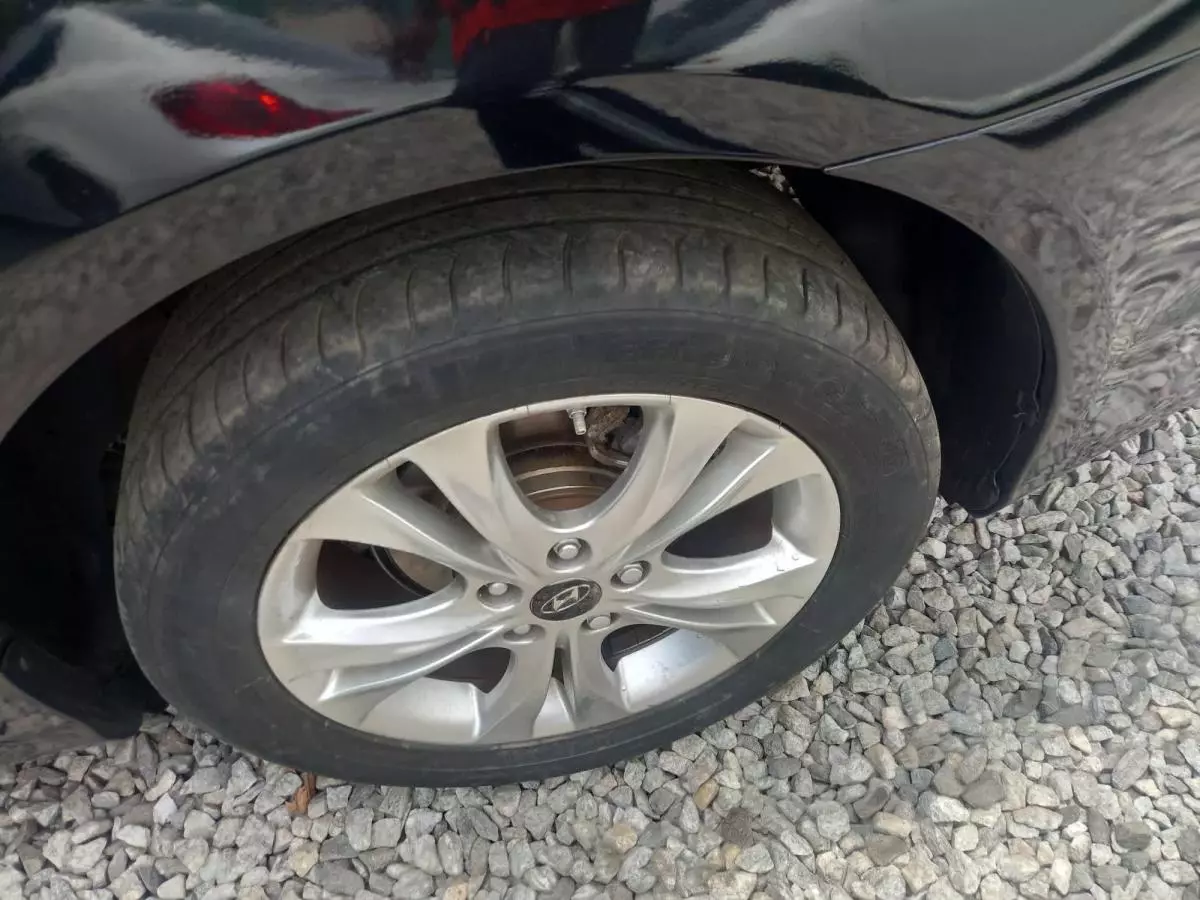 Hyundai Sonata - 2012