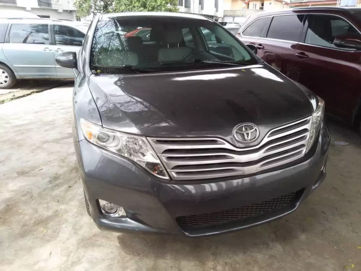 Toyota Venza   - 2011