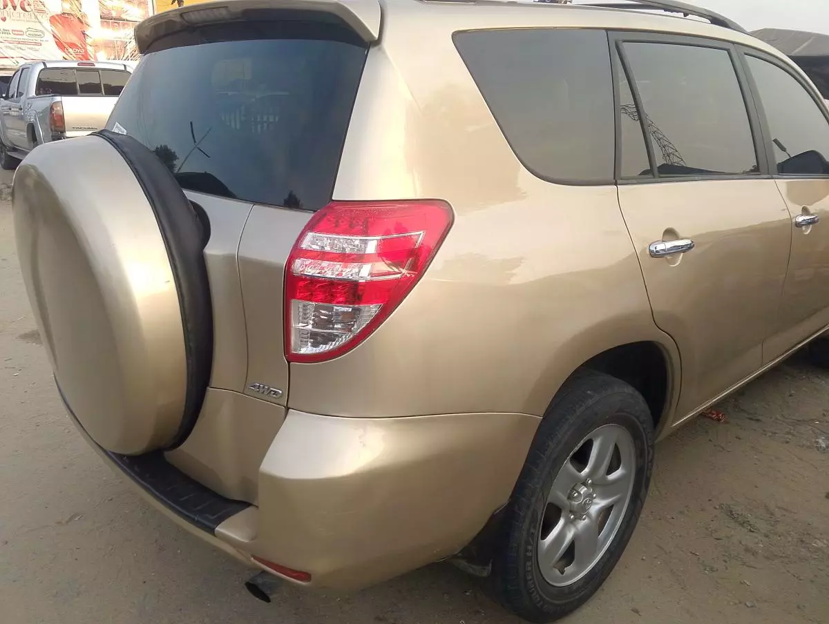 Toyota RAV4   - 2009