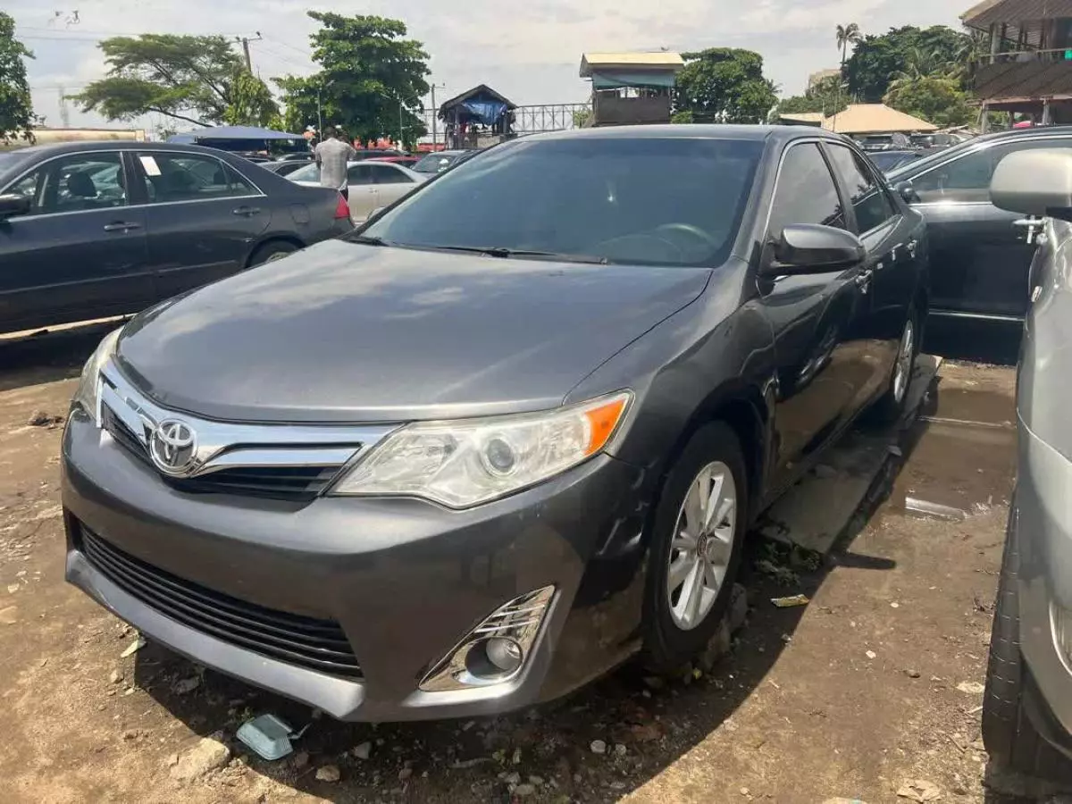 Toyota Camry   - 2012