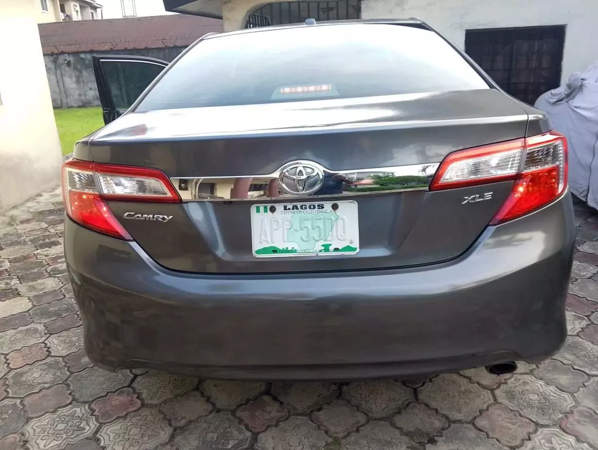 Toyota Camry   - 2014