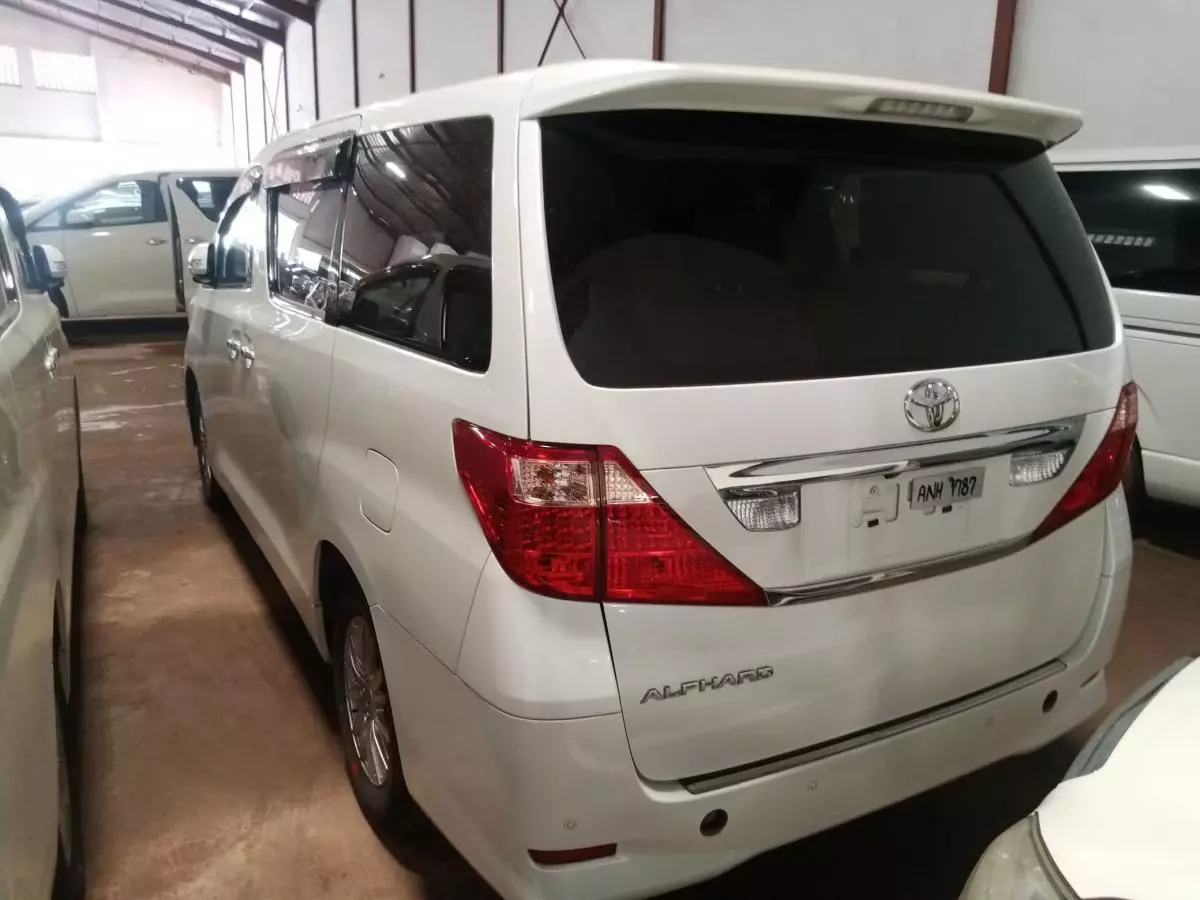 Toyota Alphard   - 2009