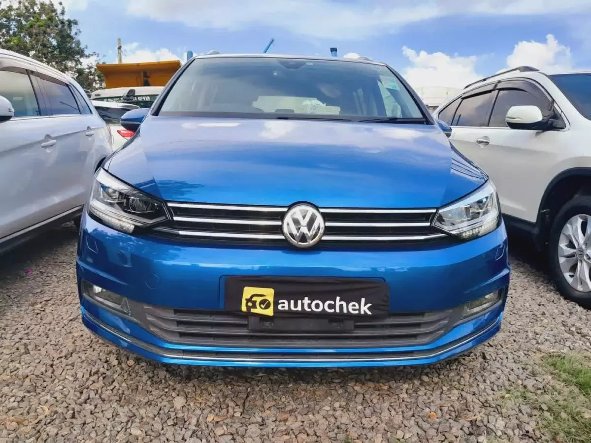 Volkswagen Touran   - 2016