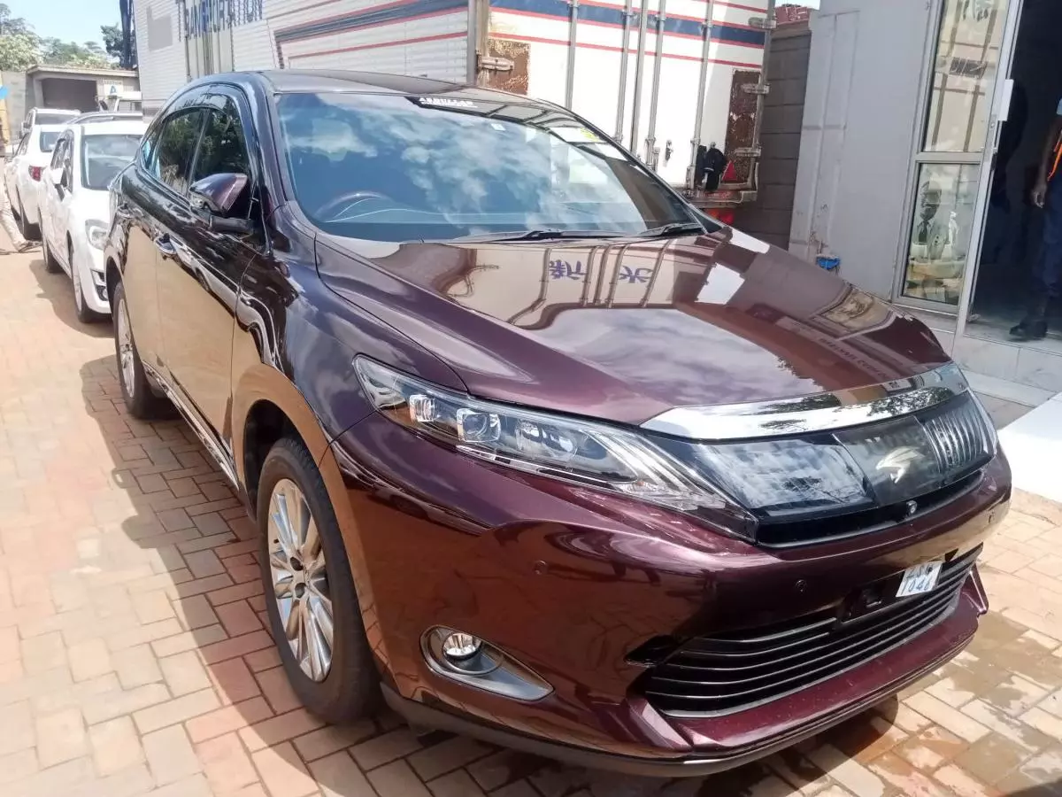 Toyota Harrier   - 2016