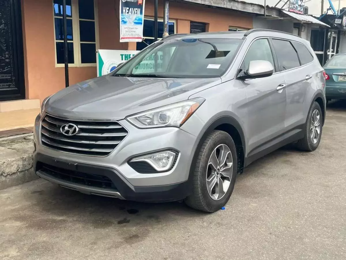 Hyundai Santa Fe   - 2104