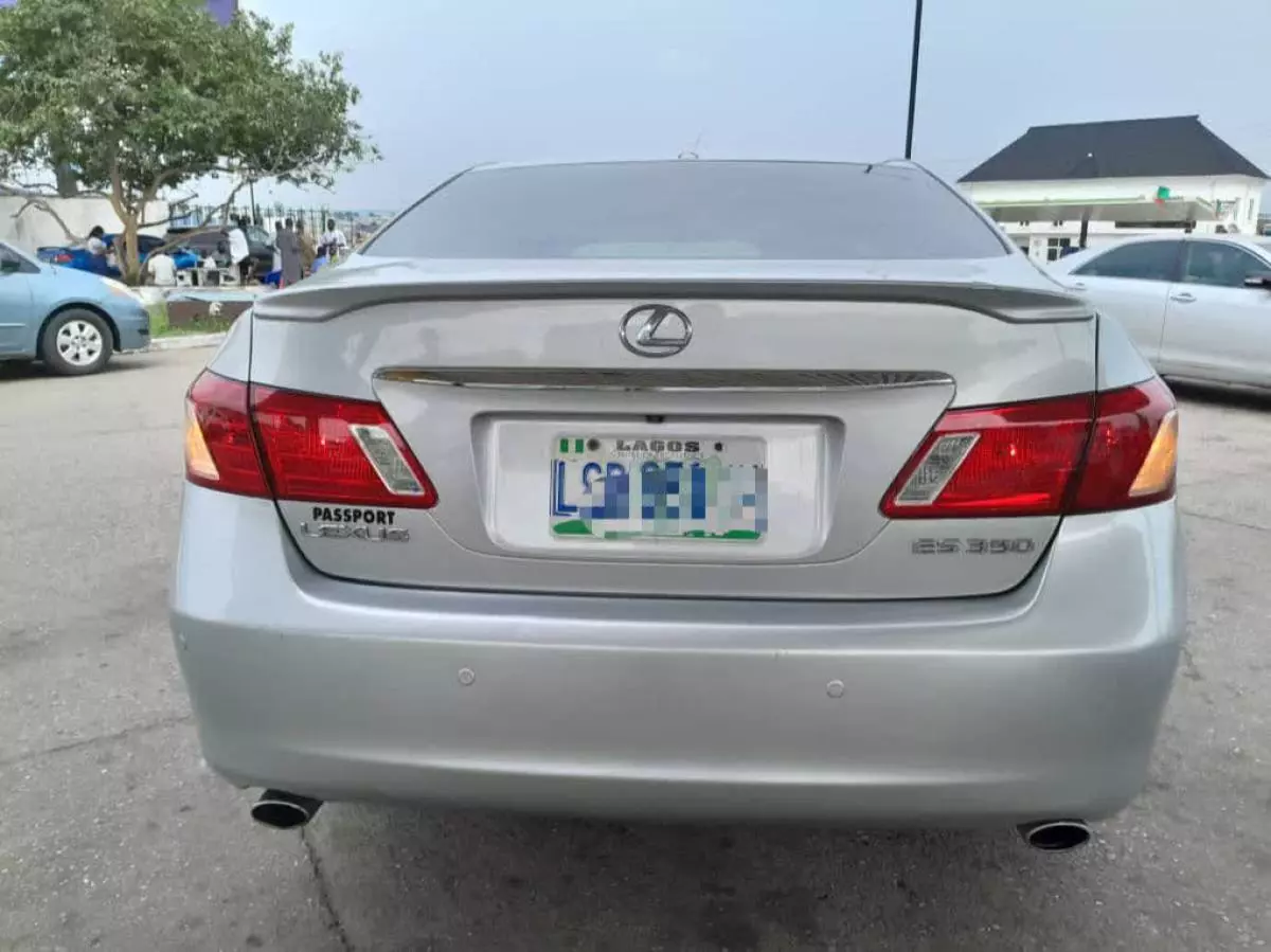 Lexus ES 350   - 2009