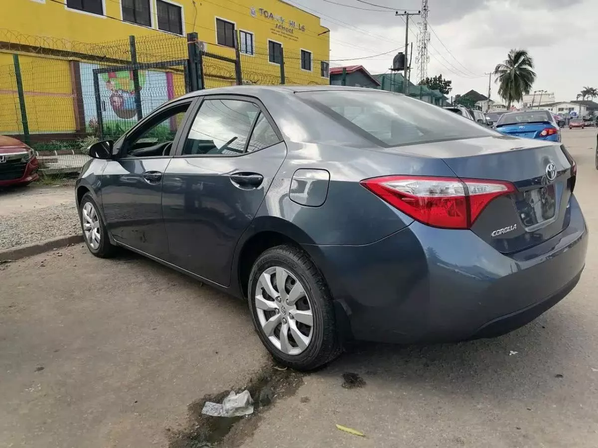 Toyota Corolla   - 2014