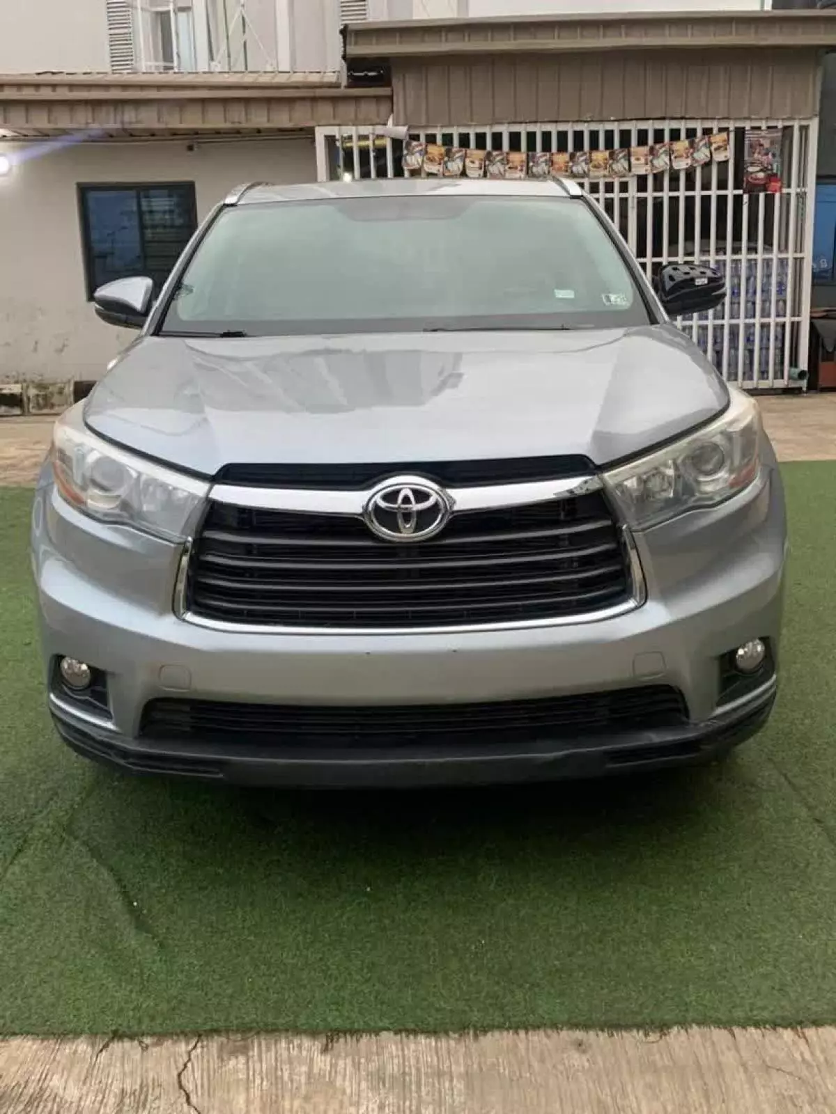 Toyota Highlander   - 2016