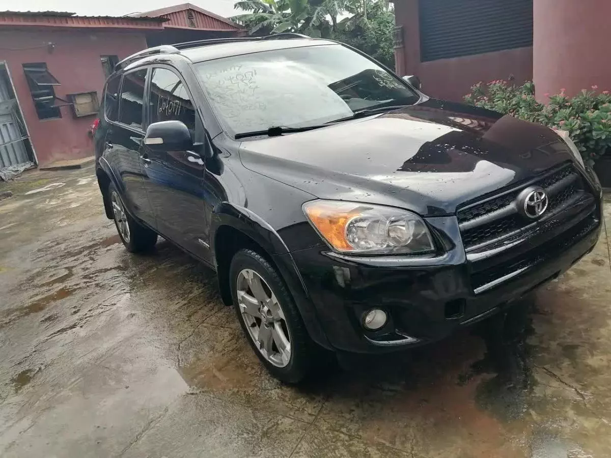 Toyota RAV 4   - 2012