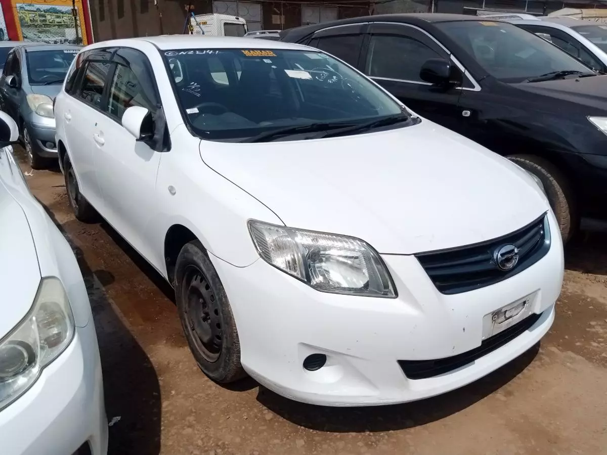 Toyota Fielder    - 2011