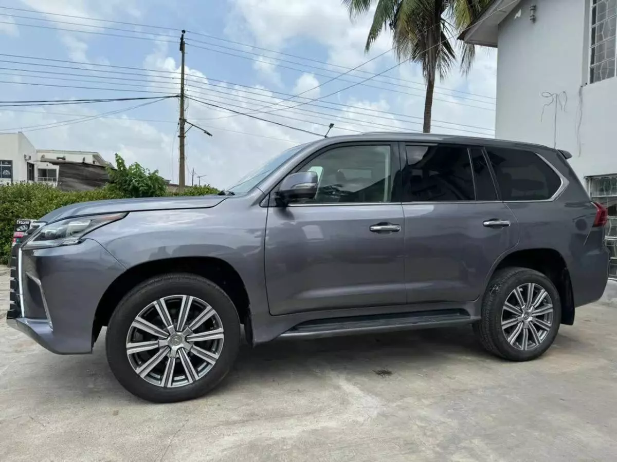 Lexus LX 570   - 2016