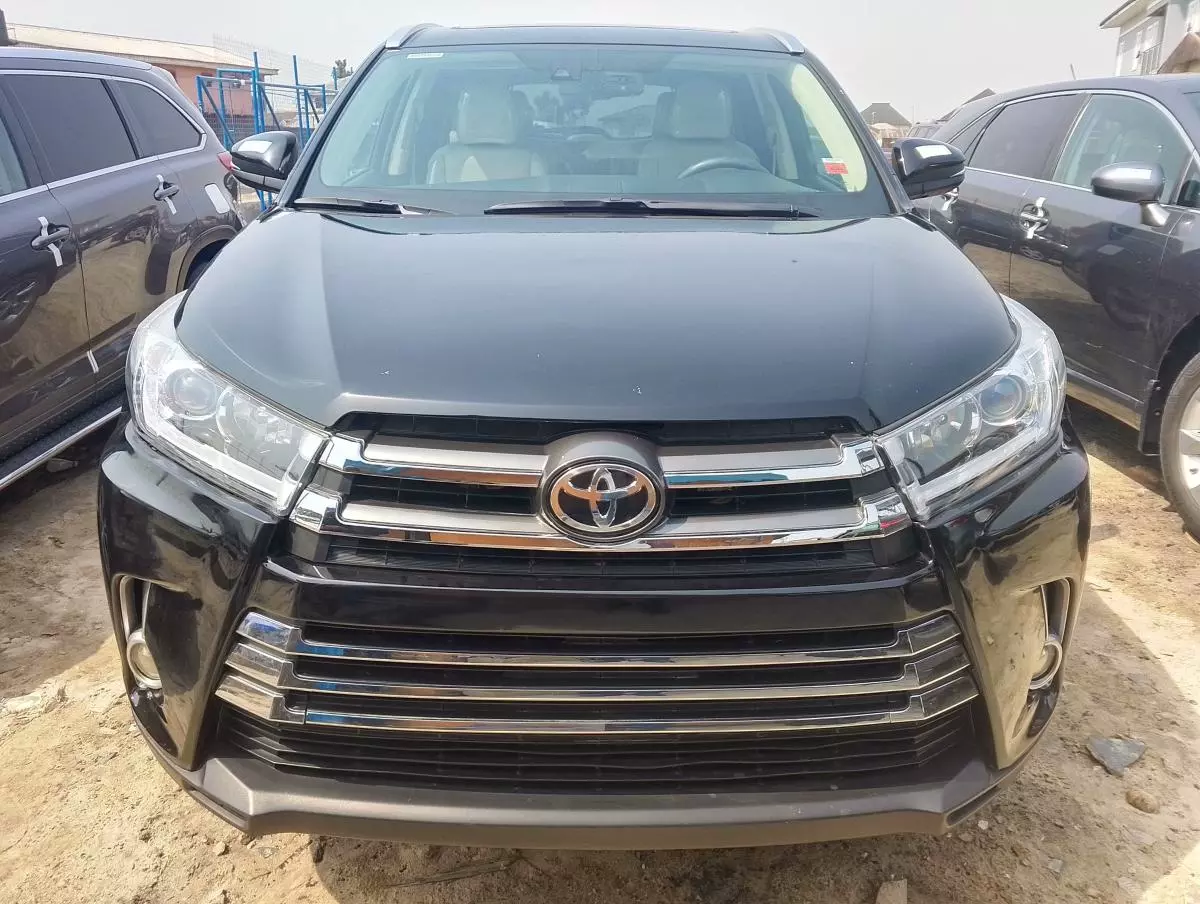 Toyota Highlander   - 2014