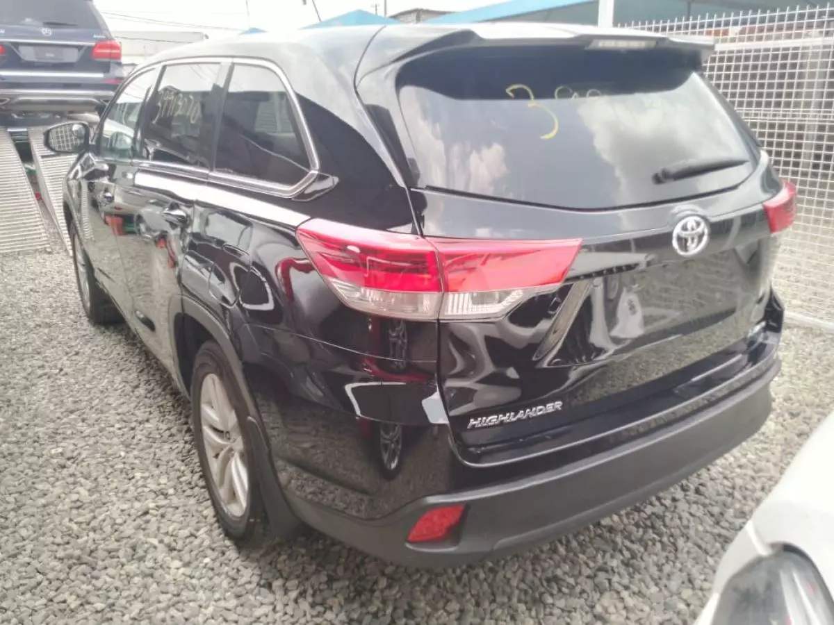 Toyota Highlander   - 2015