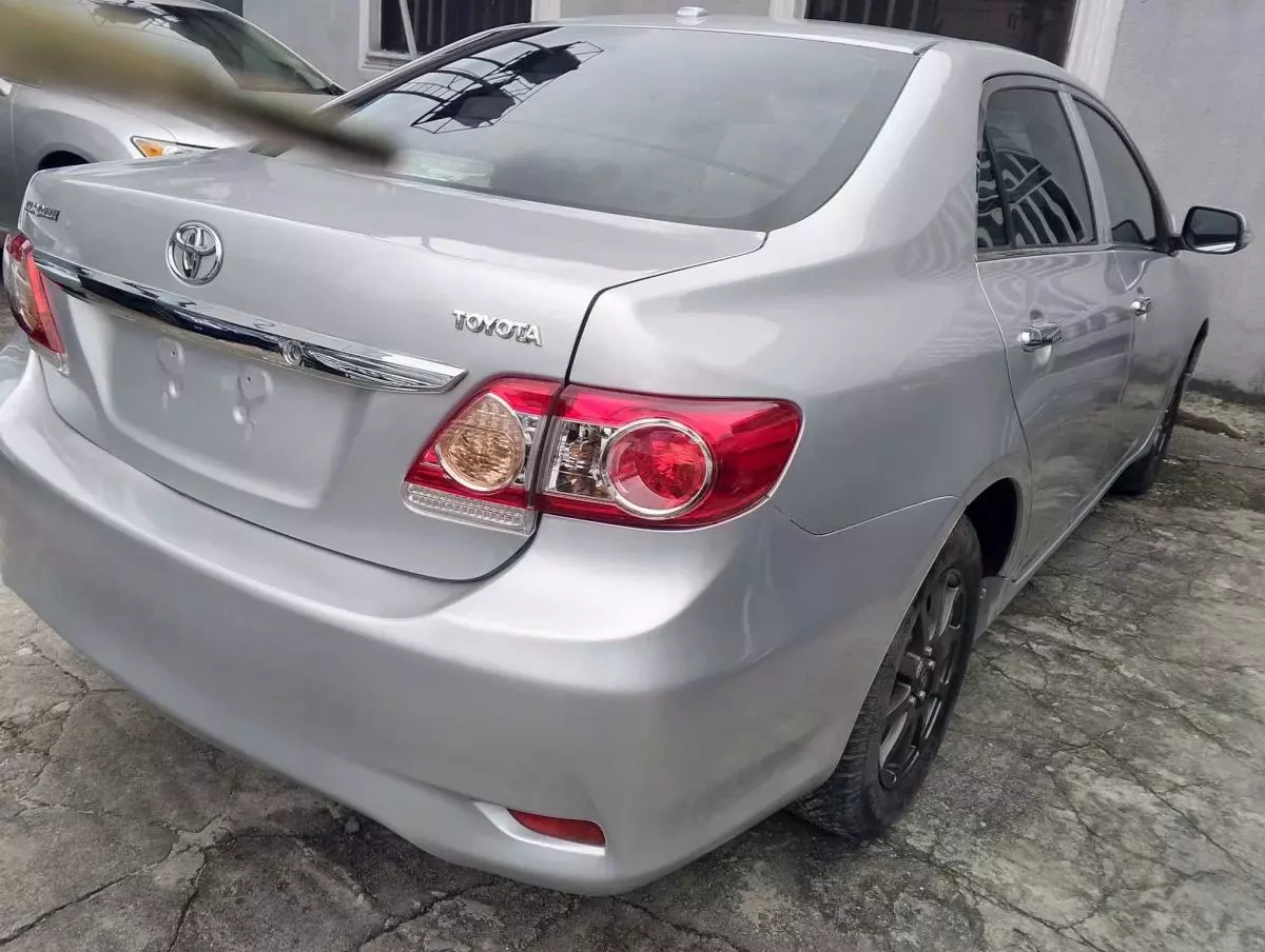 Toyota Corolla   - 2009